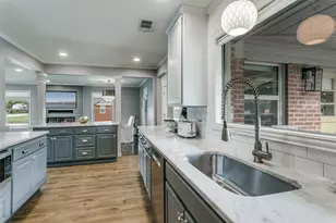 907 E Texas St, Grapevine, TX 76051 - Photo 6