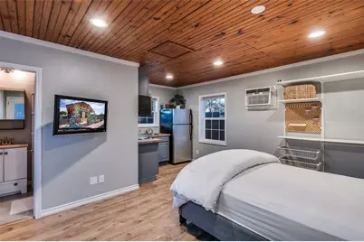 907 E Texas Street, Grapevine, TX 76051 - Photo 32