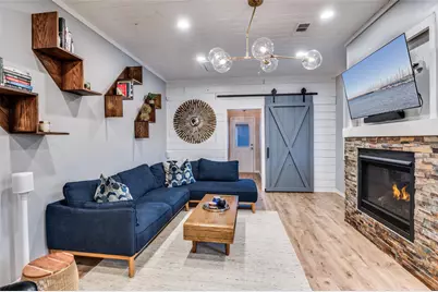 907 E Texas Street, Grapevine, TX 76051 - Photo 12