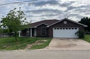 610 N Pecan A St, Hico, TX 76457 - Photo 1