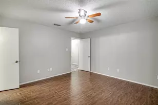 636 Green Mountain Rd, Burleson, TX 76028 - Photo 10