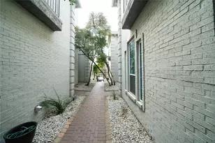 3605 Brown St, Dallas, TX 75219 - Photo 16