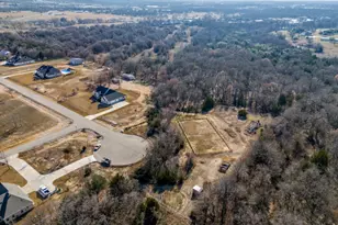 2021 Dolly Dr, Weatherford, TX 76088 - Photo 28