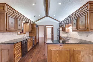 16842 Village Ln, Dallas, TX 75248 - Photo 12