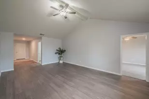 529 Hidden Dale Dr, Fort Worth, TX 76140 - Photo 8