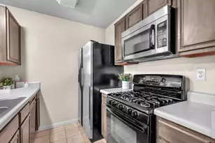 1722 Circle Creek Dr, Lewisville, TX 75067 - Photo 8