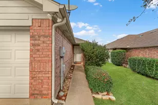497 Brookbank Dr, Crowley, TX 76036 - Photo 4