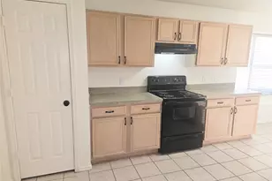 885 Stafford Station Dr, Saginaw, TX 76131 - Photo 8