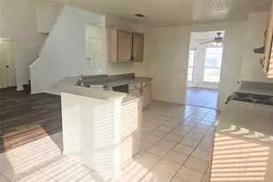 885 Stafford Station Dr, Saginaw, TX 76131 - Photo 10