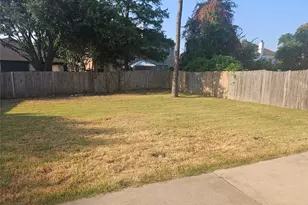 885 Stafford Station Dr, Saginaw, TX 76131 - Photo 34