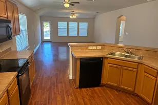 519 Creekside Dr, Princeton, TX 75407 - Photo 10