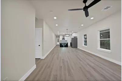 3301 Avenue H, Fort Worth, TX 76105 - Photo 2