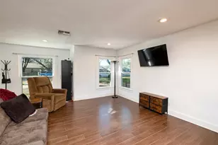 505 Bellevue Dr, Cleburne, TX 76033 - Photo 10