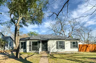 505 Bellevue Dr, Cleburne, TX 76033 - Photo 1