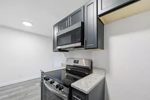 4859 Cedar Springs Rd, Dallas, TX 75219 - Photo 10