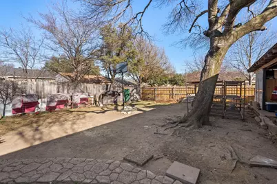 7109 Nutmeg Lane, Dallas, TX 75249 - Photo 18