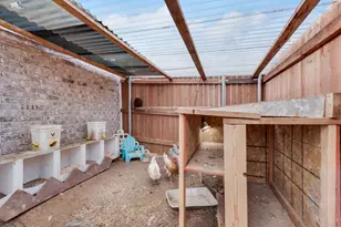 1202 Holly St, Cleburne, TX 76033 - Photo 36