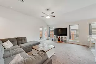 1202 Holly St, Cleburne, TX 76033 - Photo 6