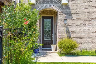 464 Renaissance Ln, Irving, TX 75060 - Photo 2