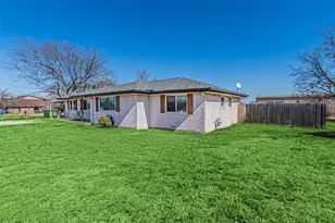 321 School House Rd, Paradise, TX 76073 - Photo 2