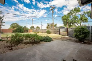 1500 W 10th St, McGregor, TX 76657 - Photo 30