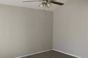 6737 Mattney Cir, Dallas, TX 75237 - Photo 14