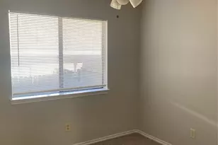 6737 Mattney Cir, Dallas, TX 75237 - Photo 10