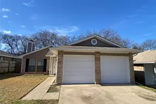 6737 Mattney Cir, Dallas, TX 75237 - Photo 2