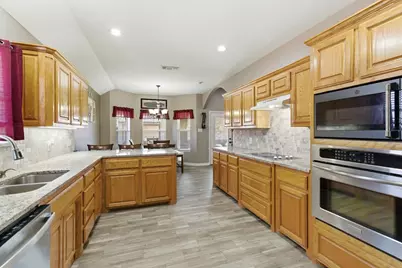 223 Golfers Way, Azle, TX 76020 - Photo 8