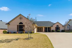 223 Golfers Way, Azle, TX 76020 - Photo 2