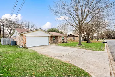 532 Holly Hill Drive, Hurst, TX 76053 - Photo 40