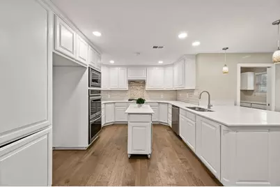 532 Holly Hill Drive, Hurst, TX 76053 - Photo 2