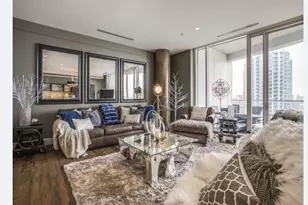 2408 Victory Park Ln, Dallas, TX 75219 - Photo 2