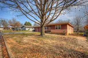 405 Vine St, Euless, TX 76040 - Photo 4