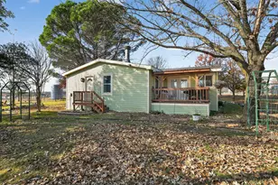 1050 Stadium Dr, Joshua, TX 76058 - Photo 2