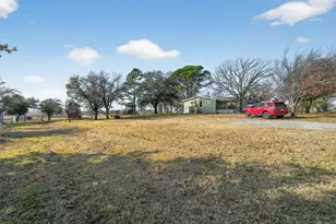1050 Stadium Dr, Joshua, TX 76058 - Photo 32