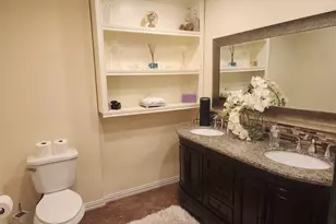 2106 Amesbury Dr, Arlington, TX 76011 - Photo 12