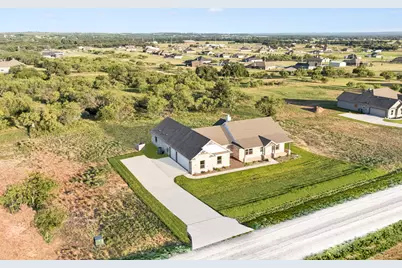 405 Red Roan Ridge, Weatherford, TX 76087 - Photo 2