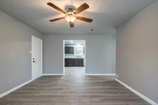 1025 5th St SW, Paris, TX 75460 - Photo 6