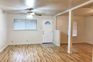 1911 Mimosa Dr, Arlington, TX 76012 - Photo 4