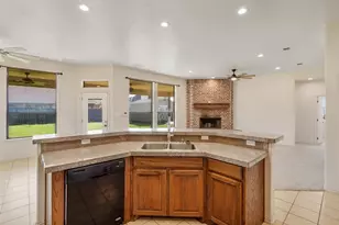 2833 Willow Ridge Cir, Granbury, TX 76049 - Photo 8