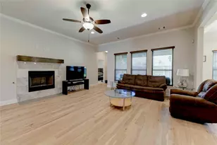 101 Cedar Crk Ct, Woodway, TX 76712 - Photo 6