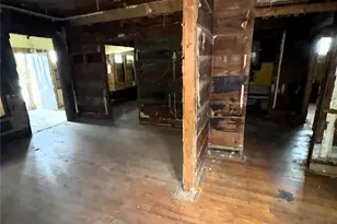 1136 E Leuda St, Fort Worth, TX 76104 - Photo 8