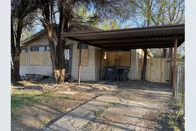 1136 E Leuda Street, Fort Worth, TX 76104 - Photo 1