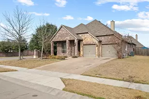 114 Thoroughbred St, Waxahachie, TX 75165 - Photo 2