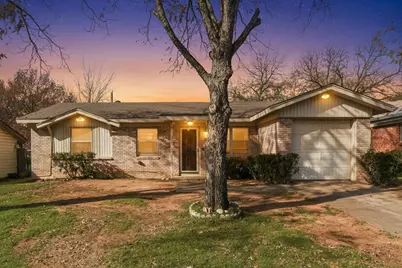 413 Simmons Drive, Hurst, TX 76053 - Photo 2