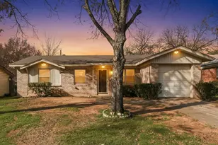 413 Simmons Dr, Hurst, TX 76053 - Photo 2