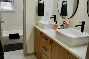 305 Bluebonnet Dr, Grapevine, TX 76051 - Photo 18