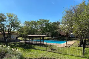 16 W Creek Ln, Grand Prairie, TX 75052 - Photo 34