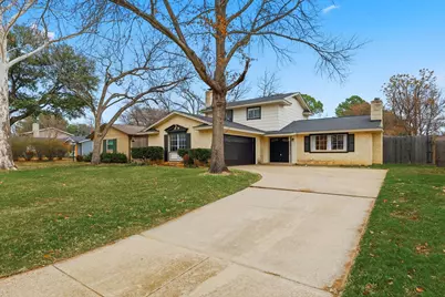 2804 Hollywood Drive, Arlington, TX 76013 - Photo 2